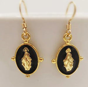 Guided Earrings (white or black)